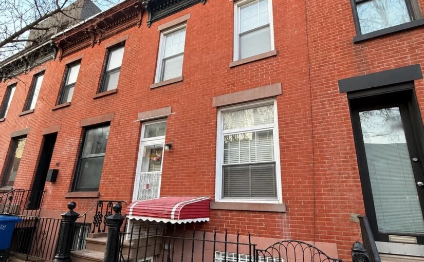 I cleared out my elderly neighbor’s townhouse to sell it. Here’s how I dealt with mountains of stuff